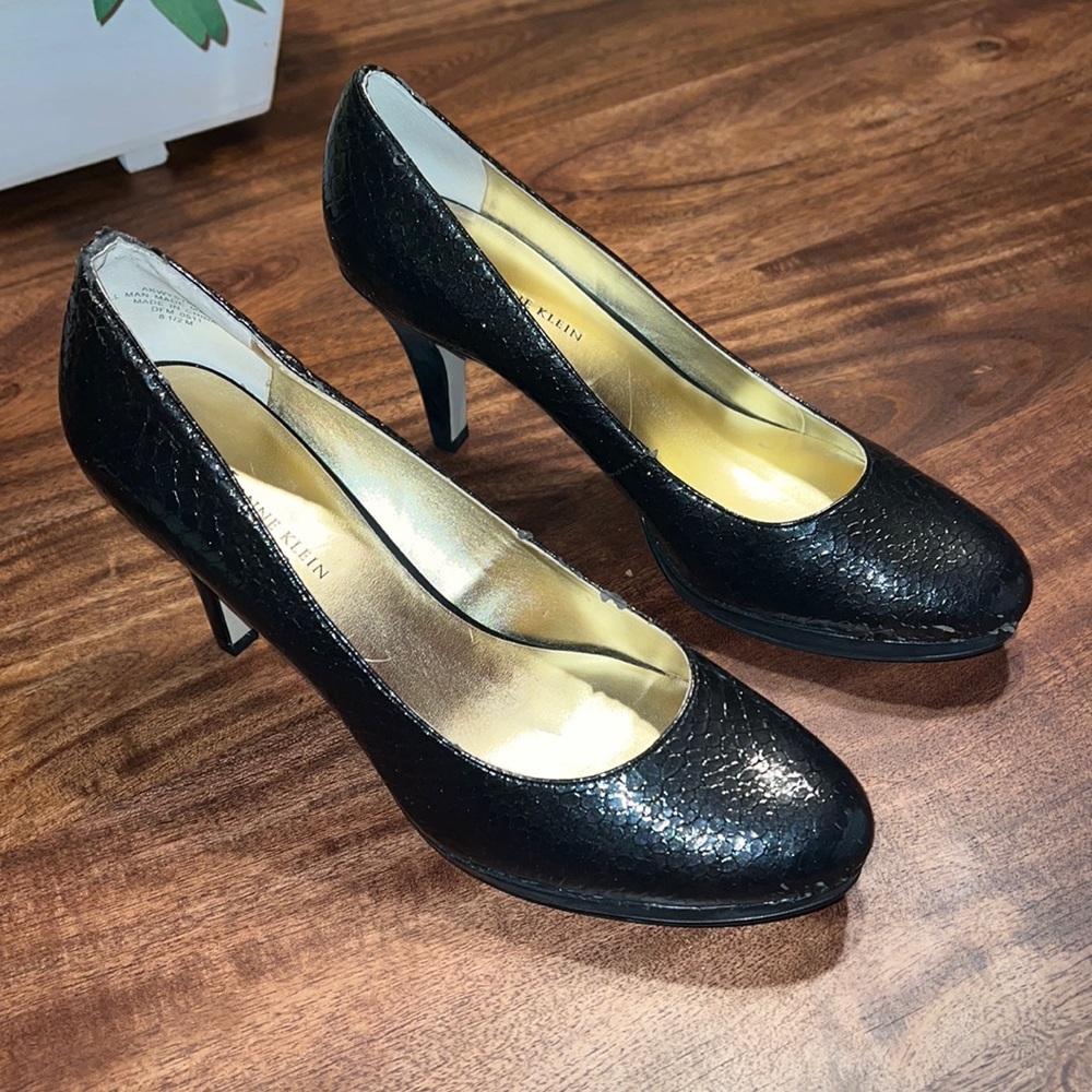 Anne Klein Akwystere black snake